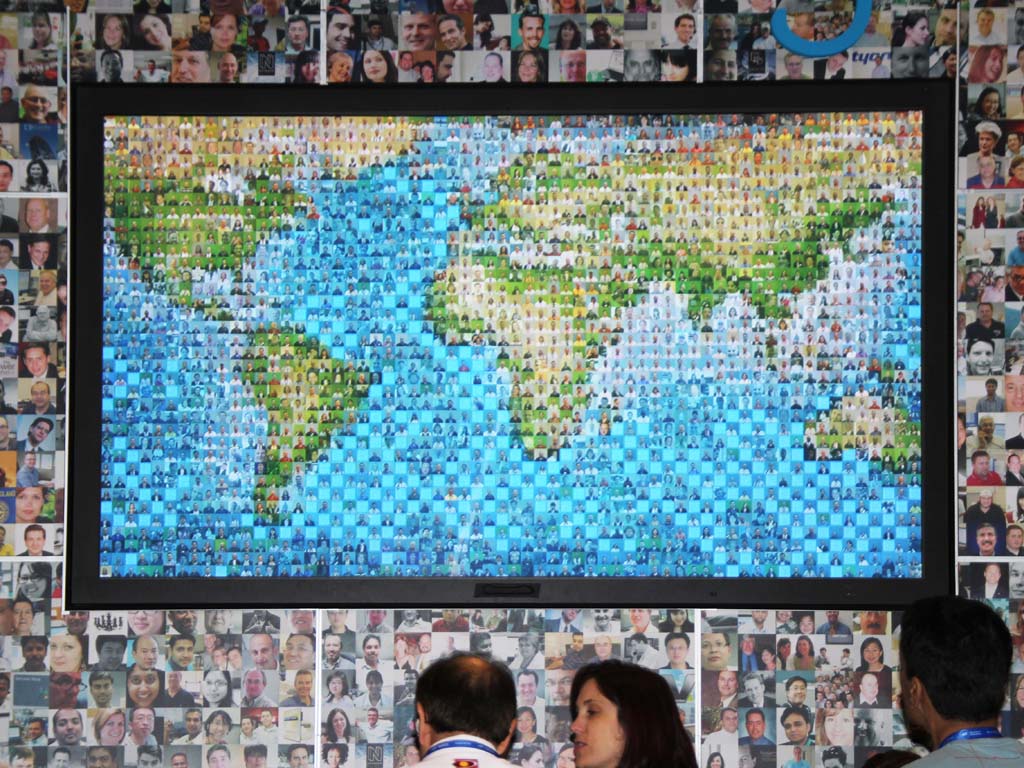 Tyco ASIS 2011 - Real-time Interactive Photo Mosaic