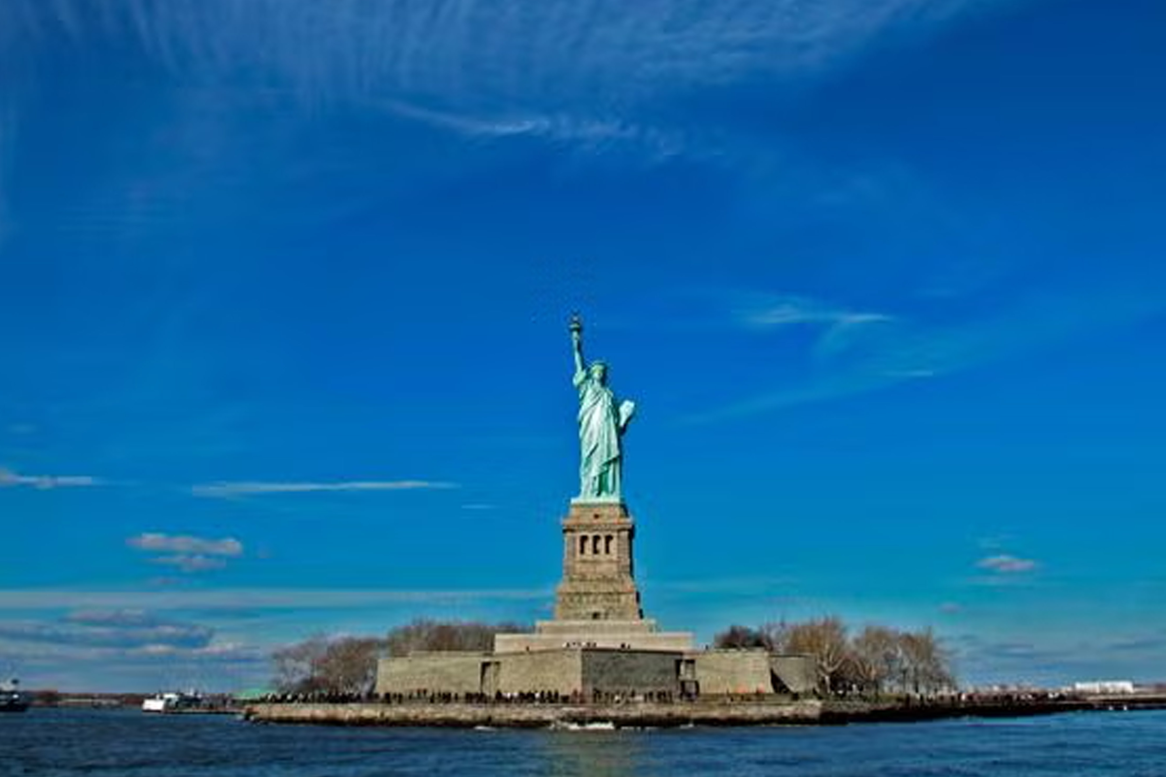 Distant object example that lacks definition in mosaics